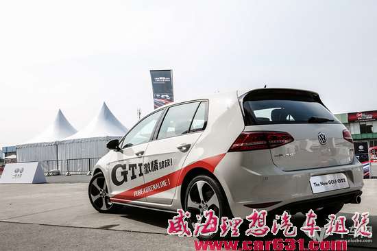 钢炮统治者 赛道体验全新高尔夫GTI