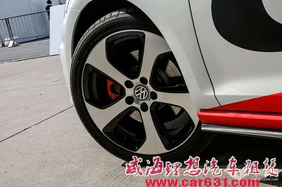 钢炮统治者 赛道体验全新高尔夫GTI