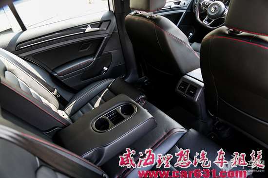 钢炮统治者 赛道体验全新高尔夫GTI
