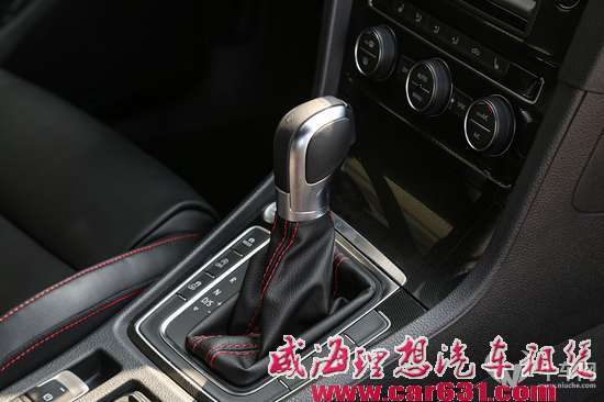 钢炮统治者 赛道体验全新高尔夫GTI