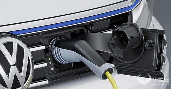 Passat GTE广州车展亮相 油耗仅需2.0L
