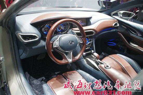 奔驰GLA的同门师弟 QX30广州车展亮相