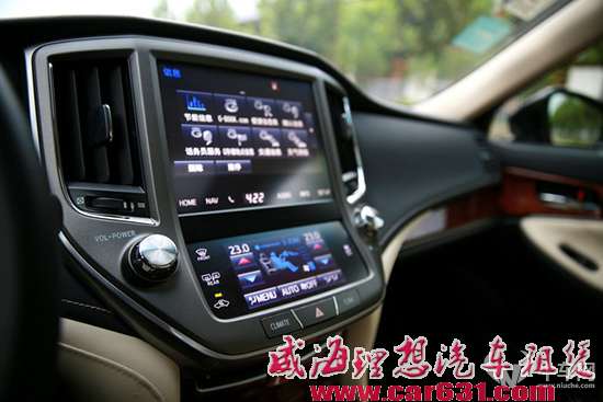 试驾丰田皇冠2.5 V6 说它是家用首选你信吗