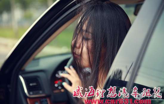 试驾丰田皇冠2.5 V6 说它是家用首选你信吗