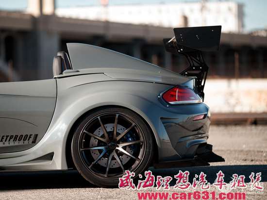 ”防弹级”加州阳光 BMW Z4 GT Continuum爆改案例
