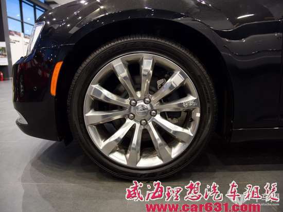性价比都很高  30万买XTS还是克莱斯勒300C？