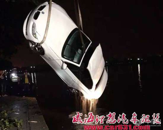 开敞篷跑车“超”尴尬的事 看得见的壕看不见的苦