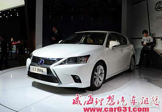 30万买CT200h还是CLA220 奔驰小钢炮更胜一筹？