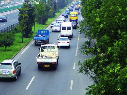 什么车最好不跟 教你各种路况跟车技巧
